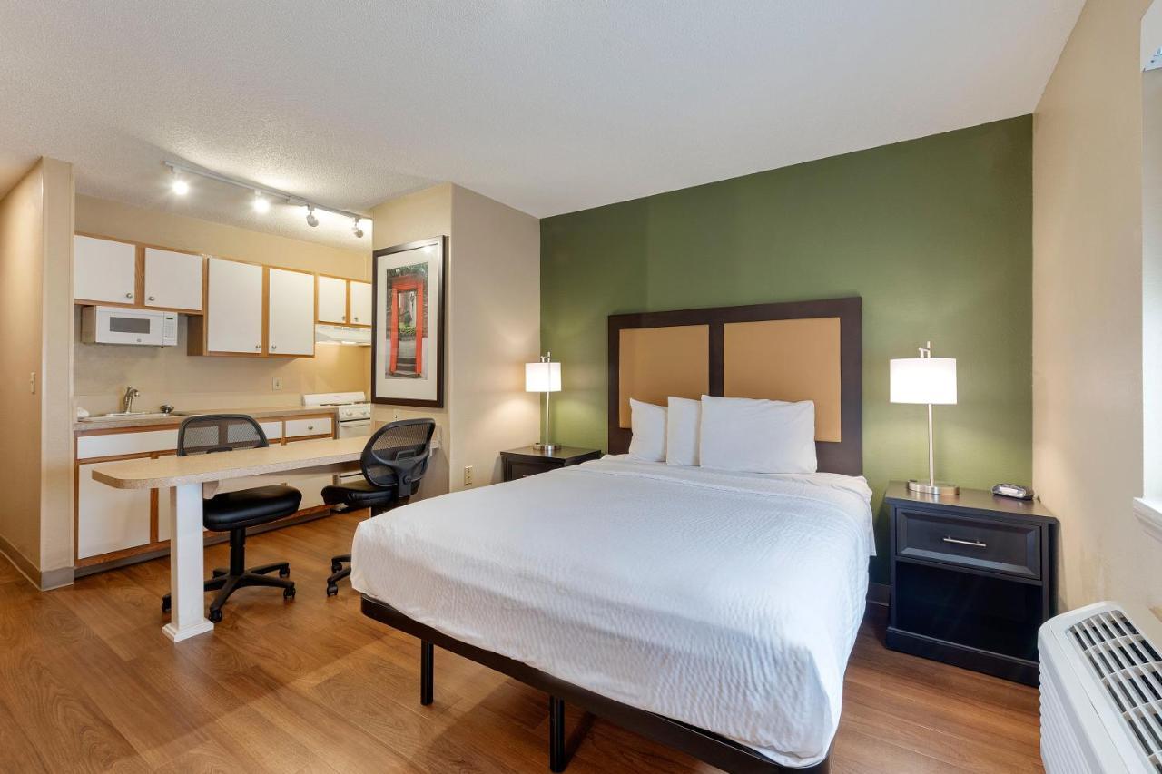 Extended Stay America Select Suites - Charlotte - Tyvola Rd - Executive Park Экстерьер фото