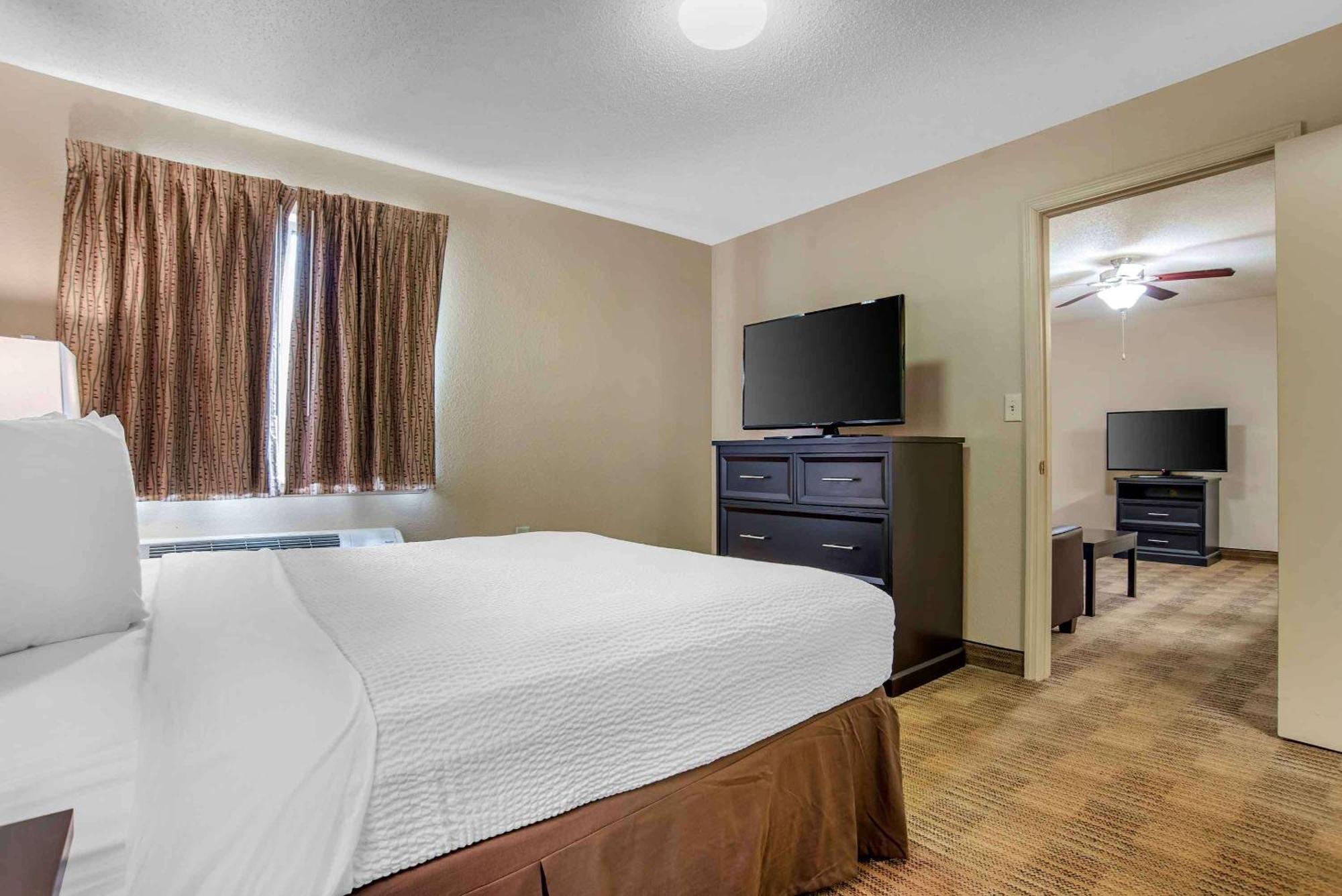 Extended Stay America Select Suites - Charlotte - Tyvola Rd - Executive Park Экстерьер фото