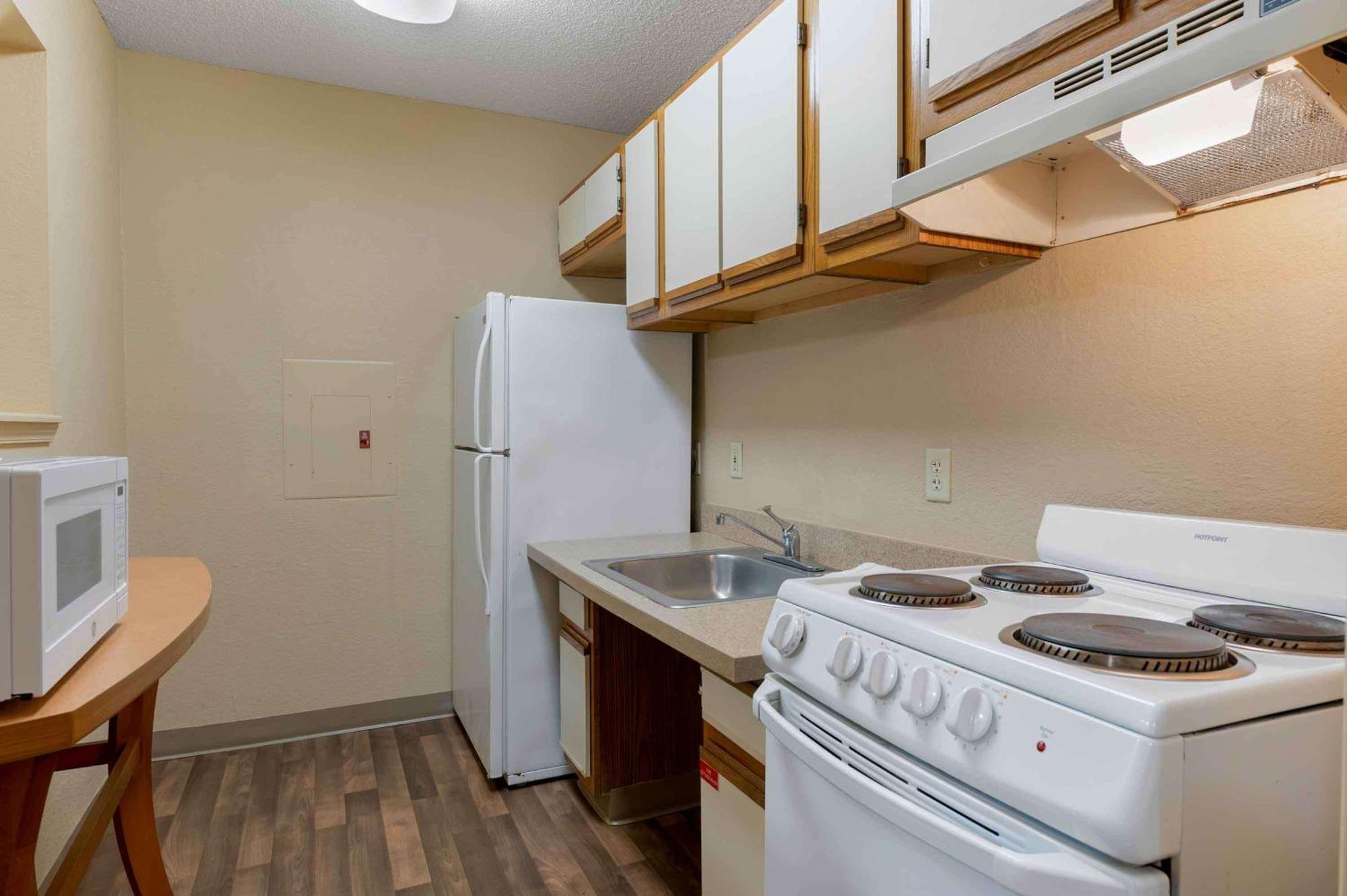 Extended Stay America Select Suites - Charlotte - Tyvola Rd - Executive Park Экстерьер фото