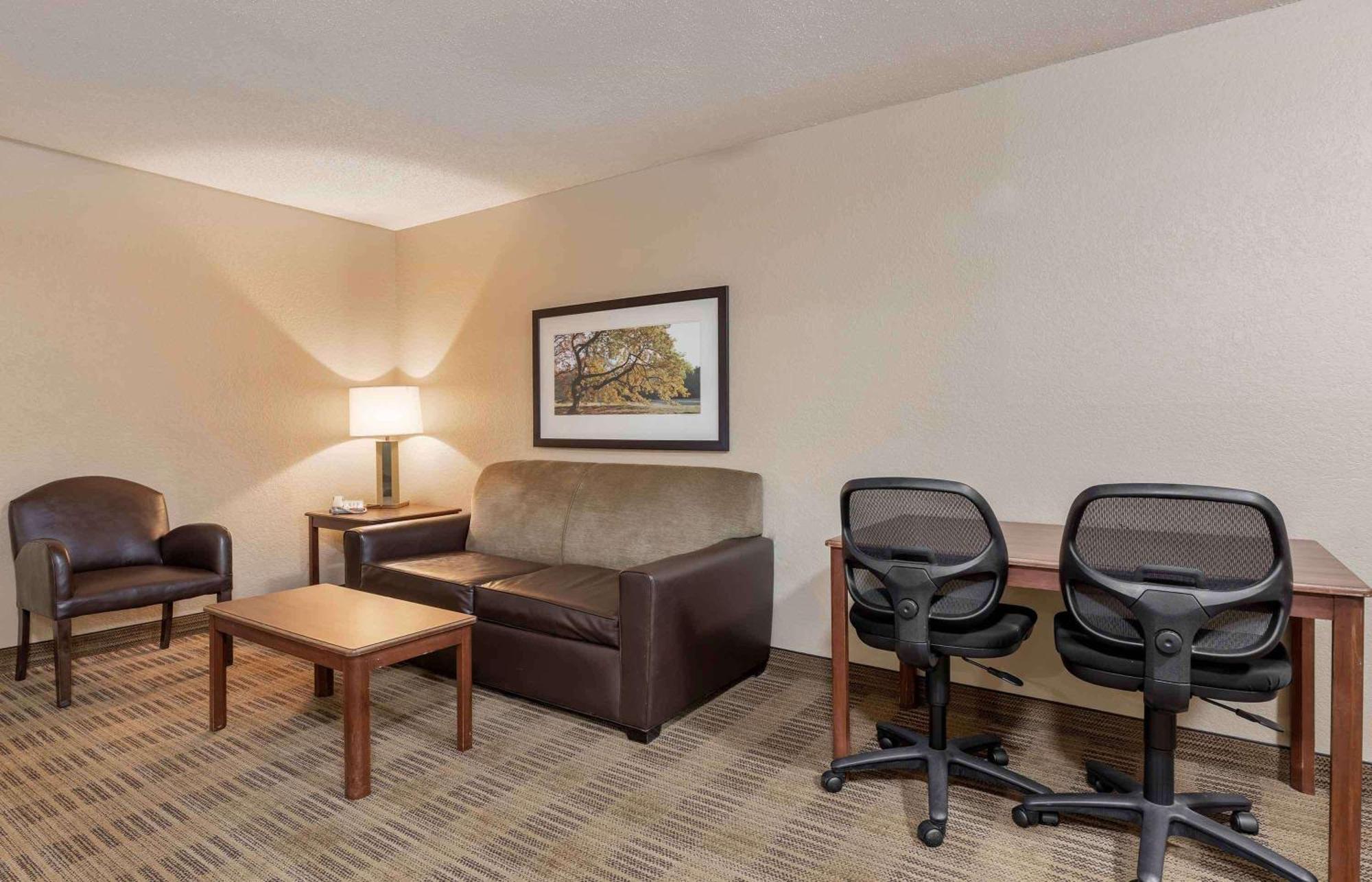 Extended Stay America Select Suites - Charlotte - Tyvola Rd - Executive Park Экстерьер фото