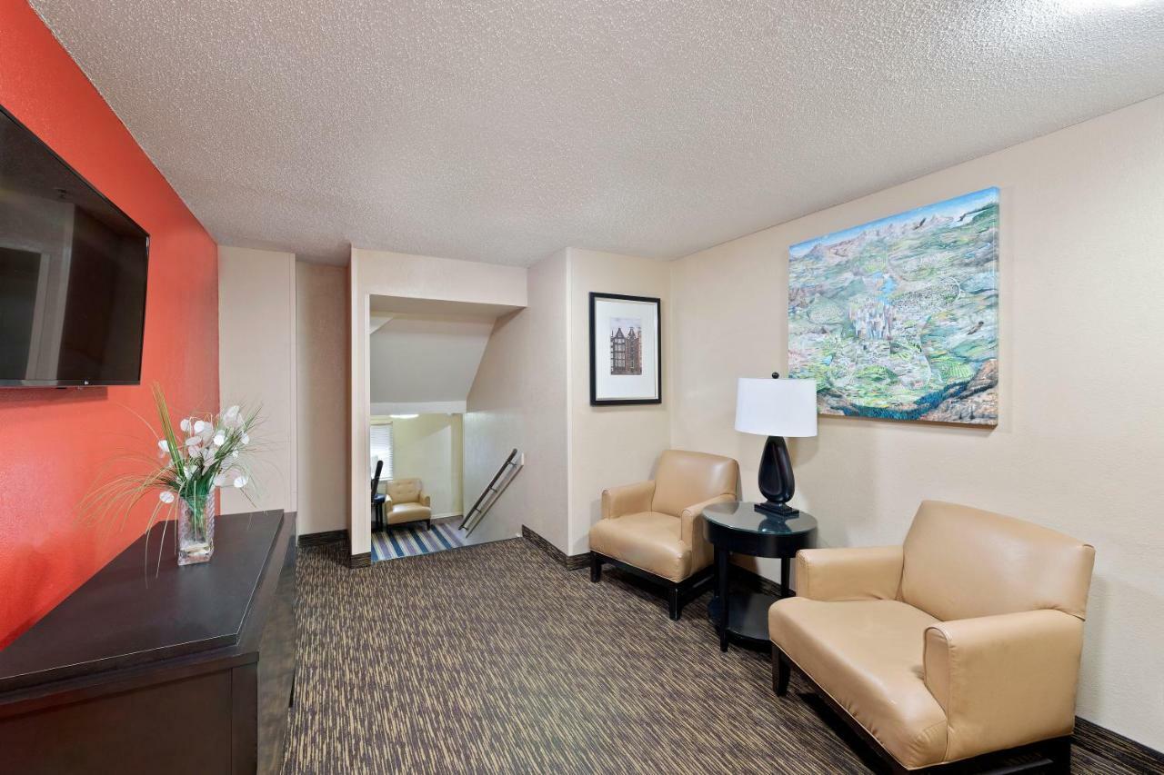 Extended Stay America Select Suites - Charlotte - Tyvola Rd - Executive Park Экстерьер фото