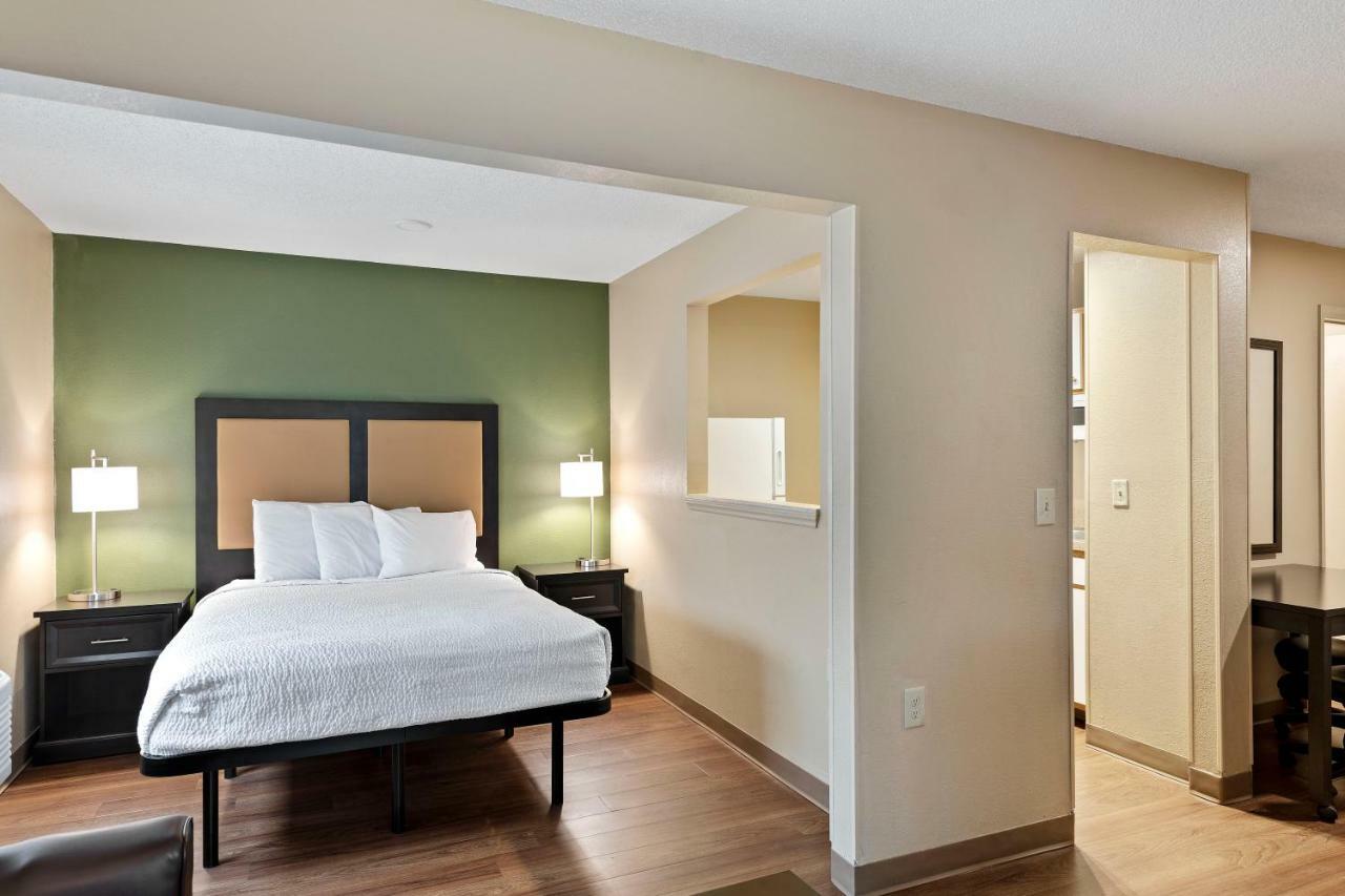 Extended Stay America Select Suites - Charlotte - Tyvola Rd - Executive Park Экстерьер фото