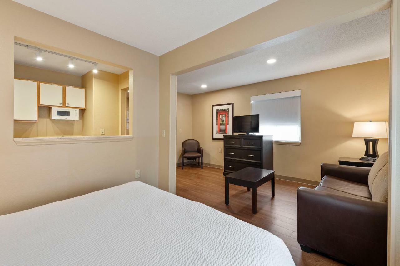 Extended Stay America Select Suites - Charlotte - Tyvola Rd - Executive Park Экстерьер фото
